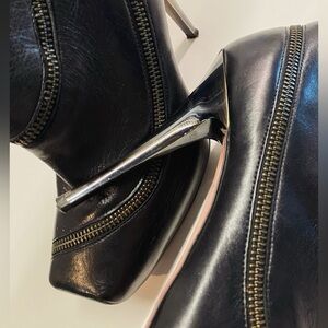 Anthropologie Luxury Rebel JEWELL leather zip around heel ankle bootie boots 7M